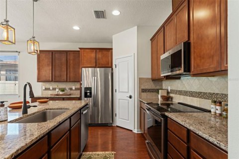 House in Wesley Chapel, Florida 4 bedrooms, 247.31 sq.m. № 2393420 - photo 7