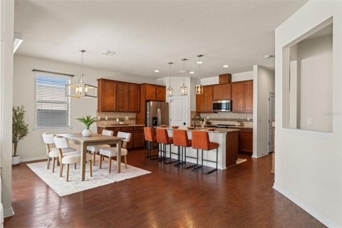 House in Wesley Chapel, Florida 4 bedrooms, 247.31 sq.m. № 2393420 - photo 8