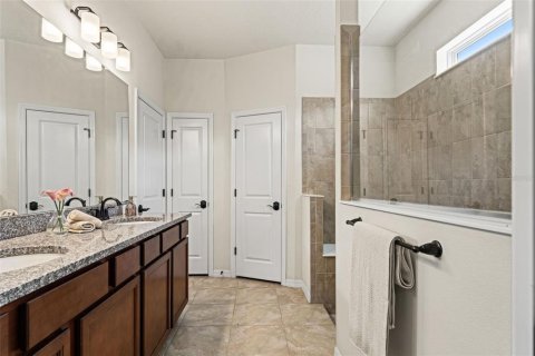 House in Wesley Chapel, Florida 4 bedrooms, 247.31 sq.m. № 2393420 - photo 30