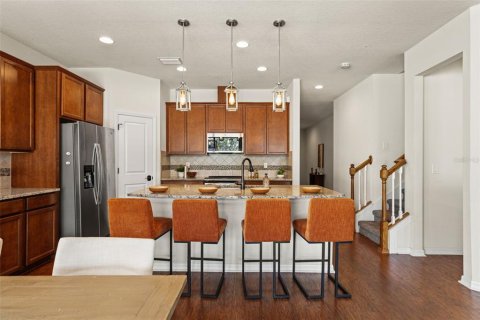 House in Wesley Chapel, Florida 4 bedrooms, 247.31 sq.m. № 2393420 - photo 5