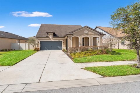 House in Wesley Chapel, Florida 4 bedrooms, 247.31 sq.m. № 2393420 - photo 13