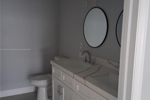 Townhouse in Oakland Park, Florida 3 bedrooms, 844.11 sq.m. № 1955883 - photo 4