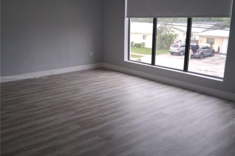 Townhouse in Oakland Park, Florida 3 bedrooms, 844.11 sq.m. № 1955883 - photo 12