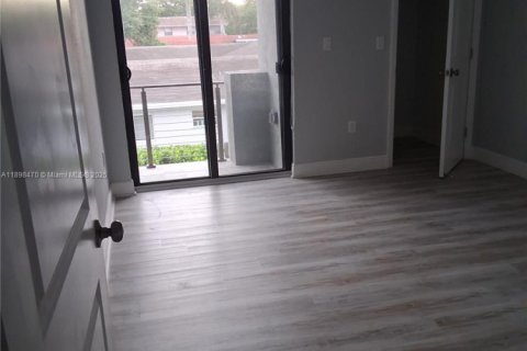 Townhouse in Oakland Park, Florida 3 bedrooms, 844.11 sq.m. № 1955883 - photo 8