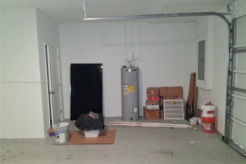 Townhouse in Oakland Park, Florida 3 bedrooms, 844.11 sq.m. № 1955883 - photo 10