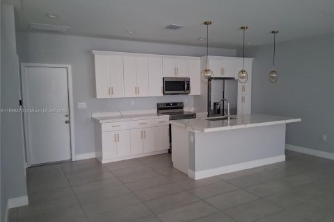 Townhouse in Oakland Park, Florida 3 bedrooms, 844.11 sq.m. № 1955883 - photo 3