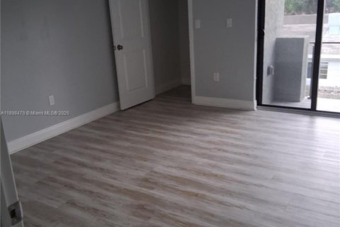 Townhouse in Oakland Park, Florida 3 bedrooms, 844.11 sq.m. № 1955883 - photo 9