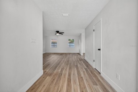 Casa en venta en Valrico, Florida, 3 dormitorios, 135.27 m2 № 1898978 - foto 6