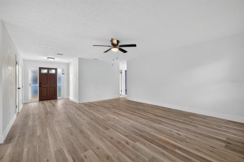 Casa en venta en Valrico, Florida, 3 dormitorios, 135.27 m2 № 1898978 - foto 9