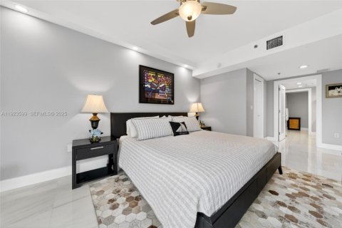 Купить кондоминиум в Майами-Бич, Флорида 2 спальни, 96.34м2, № 1982067 - фото 15