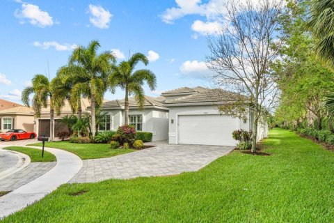Casa en alquiler en Boynton Beach, Florida, 4 dormitorios, 252.23 m2 № 1230210 - foto 1