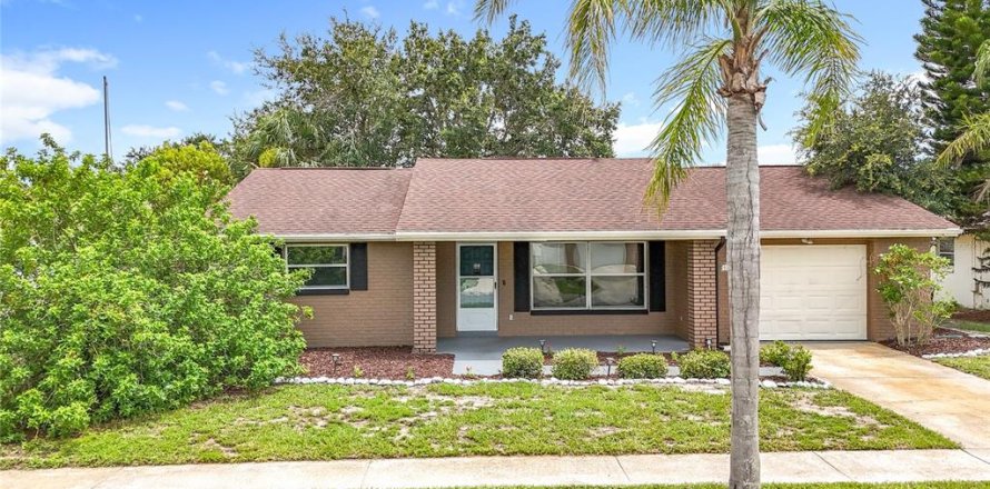 Villa ou maison à Holiday, Floride 2 chambres, 124.3 m2 № 1838510