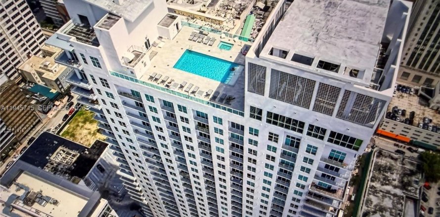 Condo in Miami, Florida, 1 bedroom  № 2060543