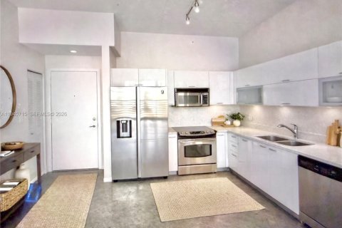 Condo in Miami, Florida, 1 bedroom  № 2060543 - photo 14