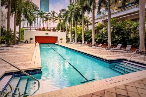 Condo in Miami, Florida, 1 bedroom  № 2060543 - photo 17