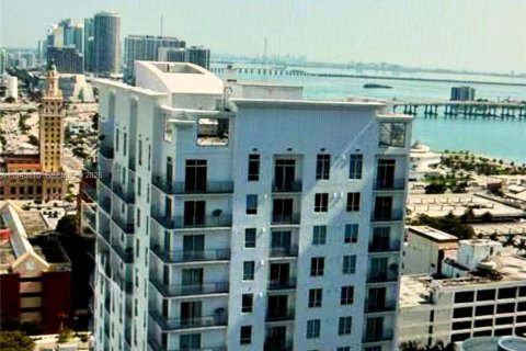 Condo in Miami, Florida, 1 bedroom  № 2060543 - photo 24