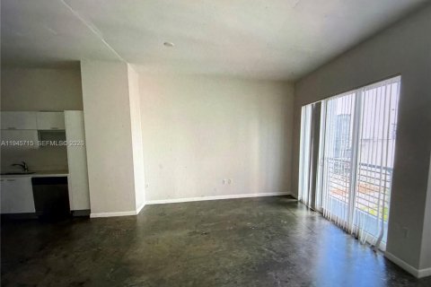 Condo in Miami, Florida, 1 bedroom  № 2060543 - photo 28
