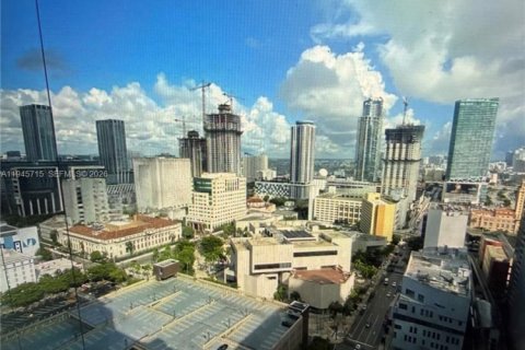 Condo in Miami, Florida, 1 bedroom  № 2060543 - photo 26