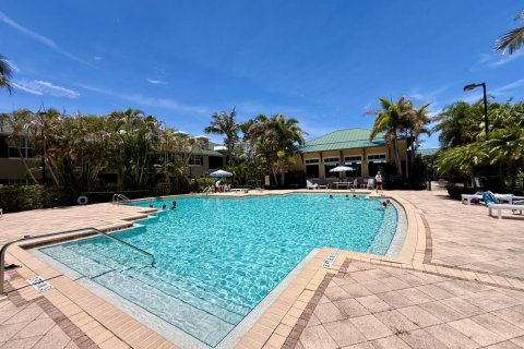 Townhouse in Vero Beach, Florida 3 bedrooms, 182 sq.m. № 2392490 - photo 22