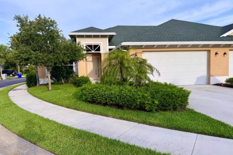 Townhouse in Vero Beach, Florida 3 bedrooms, 182 sq.m. № 2392490 - photo 2