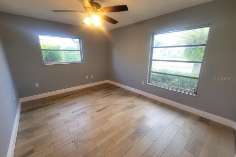Casa en alquiler en Port Richey, Florida, 3 dormitorios, 161.19 m2 № 1916852 - foto 17