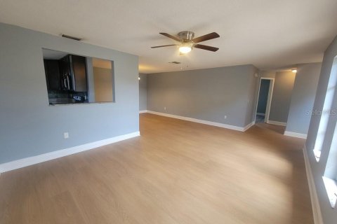 Casa en alquiler en Port Richey, Florida, 3 dormitorios, 161.19 m2 № 1916852 - foto 6