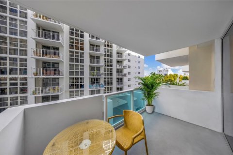 Condo in Miami Beach, Florida, 1 bedroom  № 1862915 - photo 25