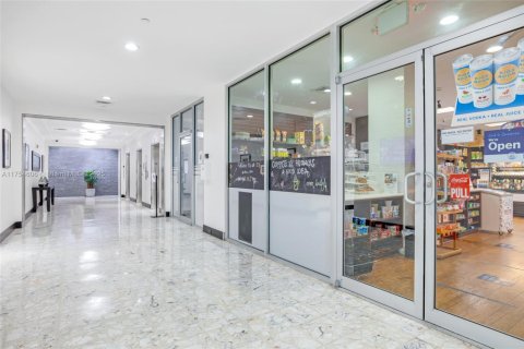 Condo in Miami Beach, Florida, 1 bedroom  № 1862915 - photo 29