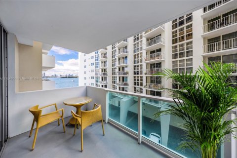 Condo in Miami Beach, Florida, 1 bedroom  № 1862915 - photo 23