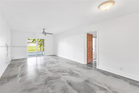 Copropriété à louer à Davie, Floride: 3 chambres, 129.13 m2 № 2413137 - photo 13