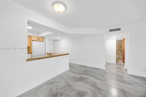 Copropriété à louer à Davie, Floride: 3 chambres, 129.13 m2 № 2413137 - photo 7