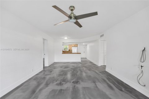 Copropriété à louer à Davie, Floride: 3 chambres, 129.13 m2 № 2413137 - photo 10