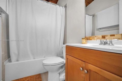 Casa en venta en Fort Lauderdale, Florida, 2 dormitorios, 69.12 m2 № 2010346 - foto 6