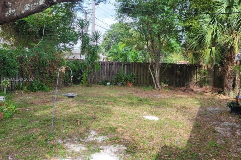 Casa en venta en Fort Lauderdale, Florida, 2 dormitorios, 69.12 m2 № 2010346 - foto 13