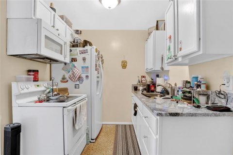 Propiedad comercial en venta en Orlando, Florida, 3 dormitorios, 165.55 m2 № 2097880 - foto 8