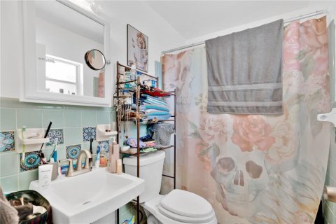 Propiedad comercial en venta en Orlando, Florida, 3 dormitorios, 165.55 m2 № 2097880 - foto 14