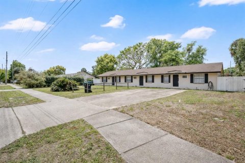 Propiedad comercial en venta en Orlando, Florida, 3 dormitorios, 165.55 m2 № 2097880 - foto 2