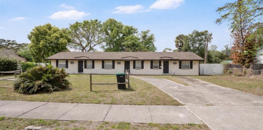 Propiedad comercial en Orlando, Florida 3 dormitorios, 165.55 m2 № 2097880