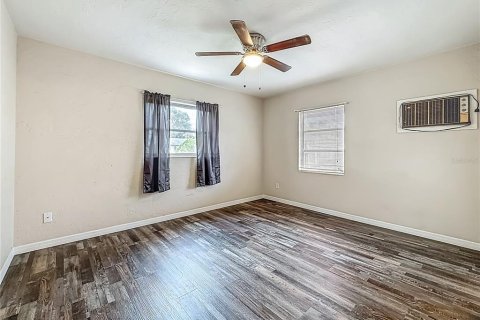 House in Saint Petersburg, Florida 3 bedrooms, 143.35 sq.m. № 1819452 - photo 30