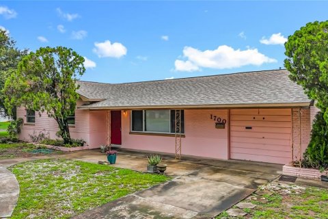 House in Saint Petersburg, Florida 3 bedrooms, 143.35 sq.m. № 1819452 - photo 2