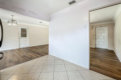 House in Saint Petersburg, Florida 3 bedrooms, 143.35 sq.m. № 1819452 - photo 16