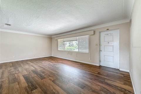 House in Saint Petersburg, Florida 3 bedrooms, 143.35 sq.m. № 1819452 - photo 4