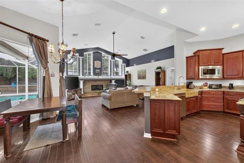 House in Riverview, Florida 5 bedrooms, 289.58 sq.m. № 2152313 - photo 10
