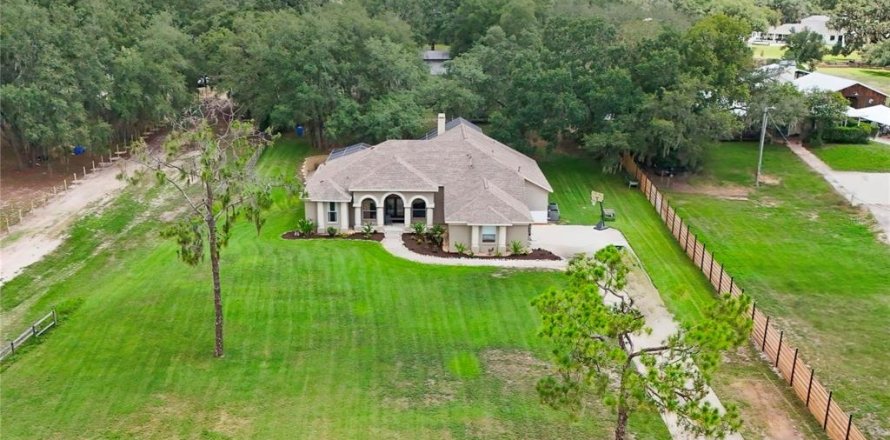 House in Riverview, Florida 5 bedrooms, 289.58 sq.m. № 2152313