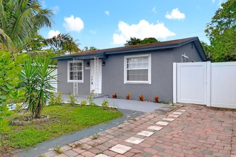 Villa ou maison à louer à Fort Lauderdale, Floride: 2 chambres, 62.43 m2 № 1931779 - photo 15