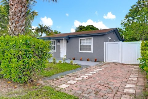Villa ou maison à louer à Fort Lauderdale, Floride: 2 chambres, 62.43 m2 № 1931779 - photo 14