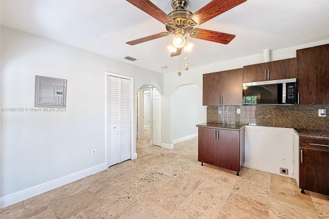Villa ou maison à louer à Fort Lauderdale, Floride: 2 chambres, 62.43 m2 № 1931779 - photo 29