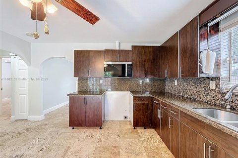 Villa ou maison à louer à Fort Lauderdale, Floride: 2 chambres, 62.43 m2 № 1931779 - photo 26