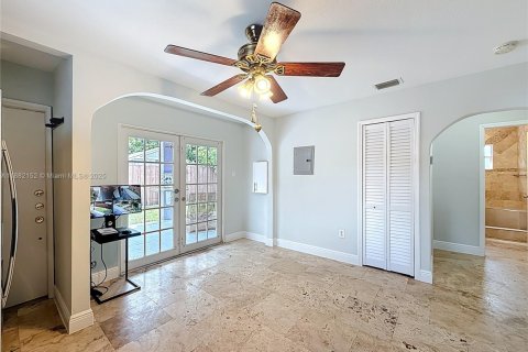 Villa ou maison à louer à Fort Lauderdale, Floride: 2 chambres, 62.43 m2 № 1931779 - photo 30