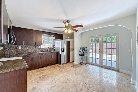 Villa ou maison à louer à Fort Lauderdale, Floride: 2 chambres, 62.43 m2 № 1931779 - photo 22